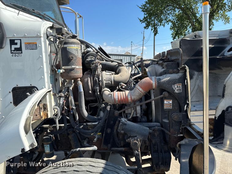 image for item EM2306 2012 Peterbilt 348 water truck