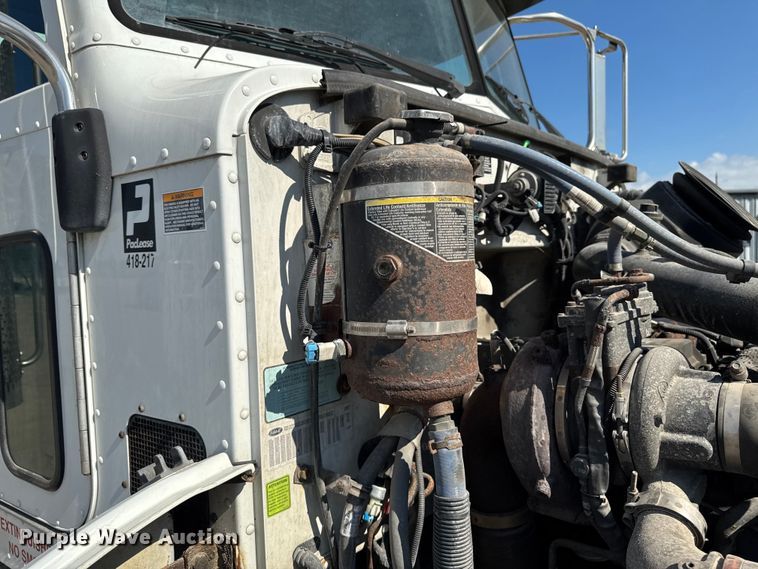 image for item EM2306 2012 Peterbilt 348 water truck