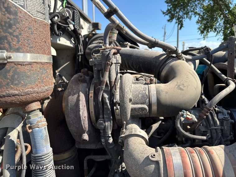 image for item EM2306 2012 Peterbilt 348 water truck