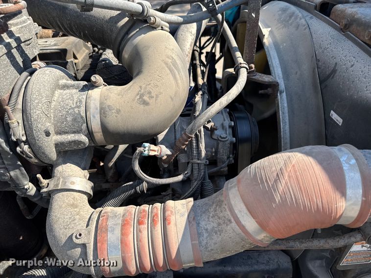 image for item EM2306 2012 Peterbilt 348 water truck