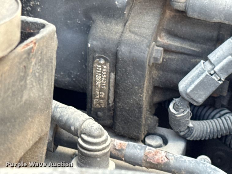 image for item EM2306 2012 Peterbilt 348 water truck