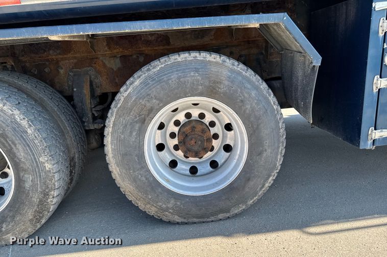 image for item EM2306 2012 Peterbilt 348 water truck