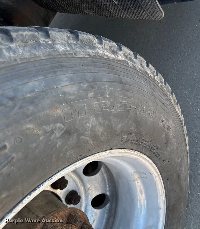 image for item EM2306 2012 Peterbilt 348 water truck