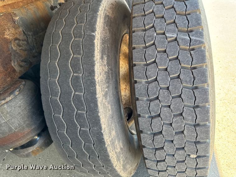 image for item EM2306 2012 Peterbilt 348 water truck