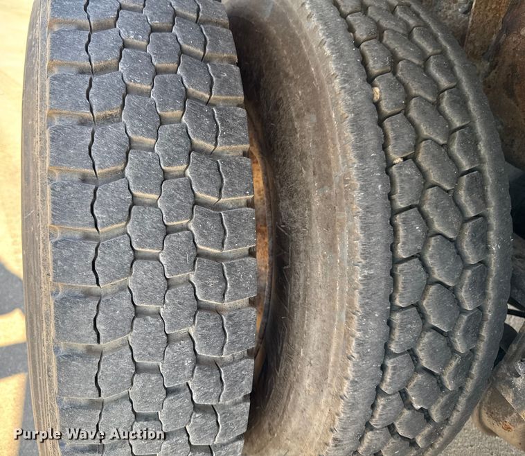 image for item EM2306 2012 Peterbilt 348 water truck