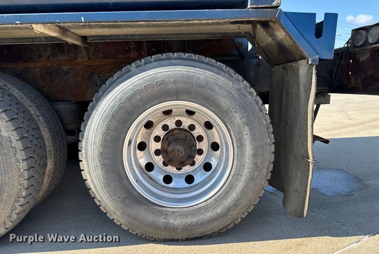 image for item EM2306 2012 Peterbilt 348 water truck