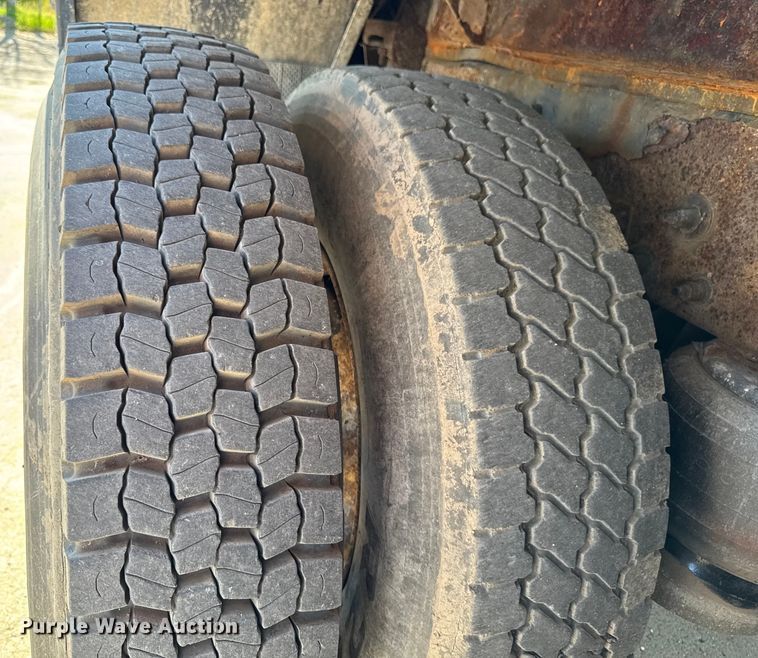 image for item EM2306 2012 Peterbilt 348 water truck