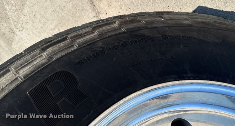 image for item EM2306 2012 Peterbilt 348 water truck