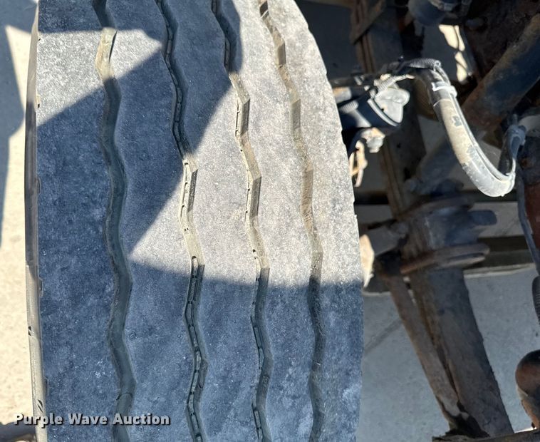 image for item EM2306 2012 Peterbilt 348 water truck