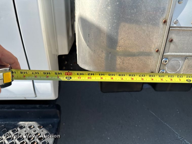 image for item EM2307 2006 Chevrolet C4500 box truck