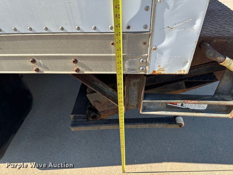 image for item EM2307 2006 Chevrolet C4500 box truck