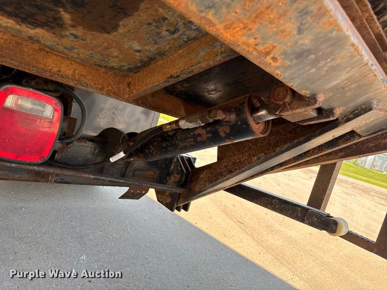 image for item EM2307 2006 Chevrolet C4500 box truck