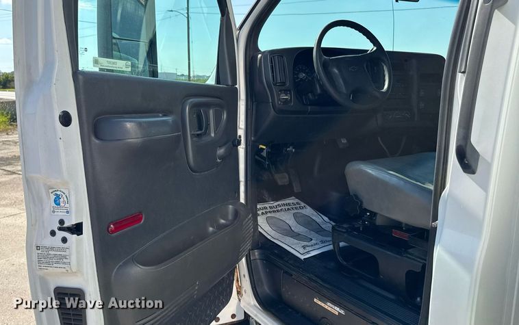 image for item EM2307 2006 Chevrolet C4500 box truck