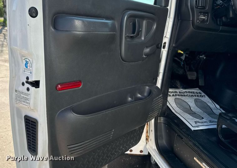 image for item EM2307 2006 Chevrolet C4500 box truck