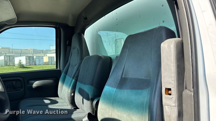 image for item EM2307 2006 Chevrolet C4500 box truck