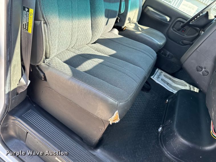 image for item EM2307 2006 Chevrolet C4500 box truck