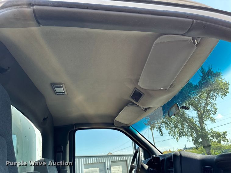 image for item EM2307 2006 Chevrolet C4500 box truck