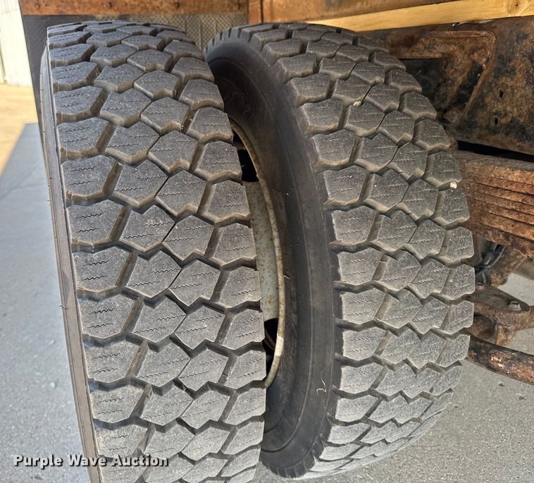 image for item EM2307 2006 Chevrolet C4500 box truck