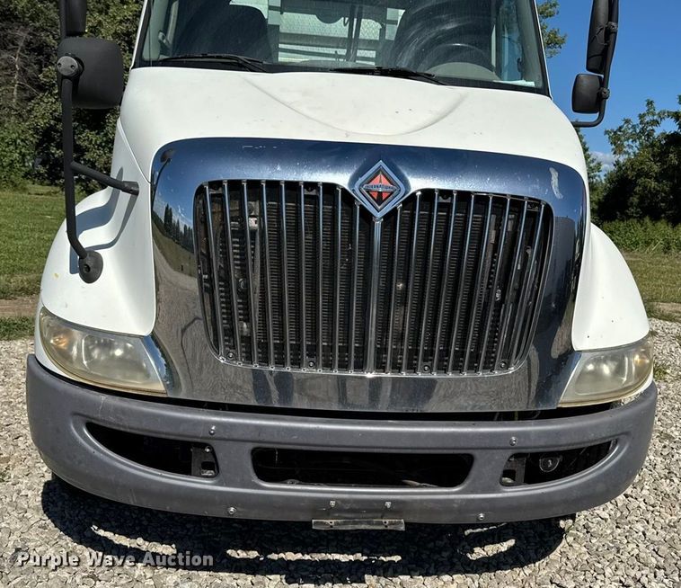 image for item EM2322 2016 International RF027 semi truck