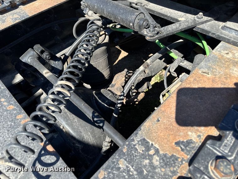 image for item EM2322 2016 International RF027 semi truck