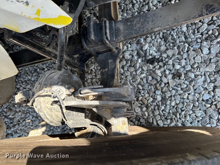 image for item EM2322 2016 International RF027 semi truck