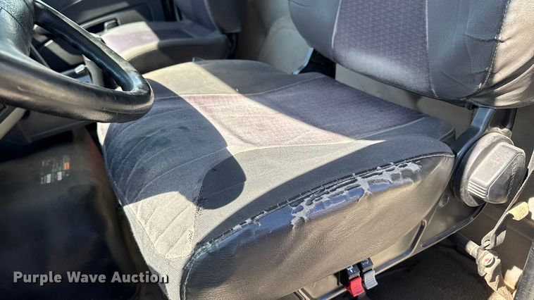 image for item EM2322 2016 International RF027 semi truck