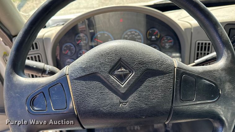 image for item EM2322 2016 International RF027 semi truck