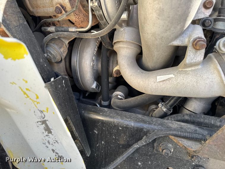 image for item EM2322 2016 International RF027 semi truck