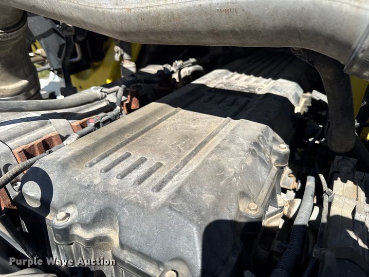 image for item EM2322 2016 International RF027 semi truck