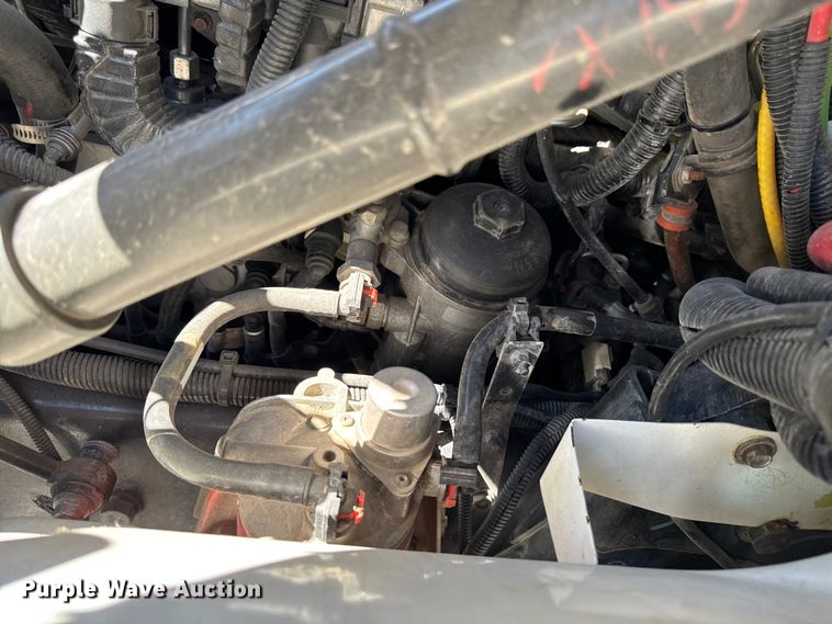 image for item EM2322 2016 International RF027 semi truck