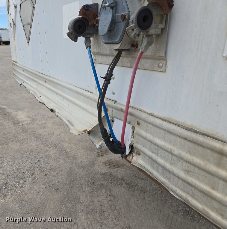 image for item EM7360 1997 Utility Trailer Manufacturer dry van trailer