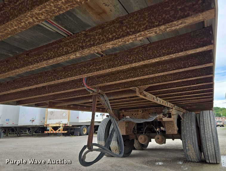 image for item EM7360 1997 Utility Trailer Manufacturer dry van trailer