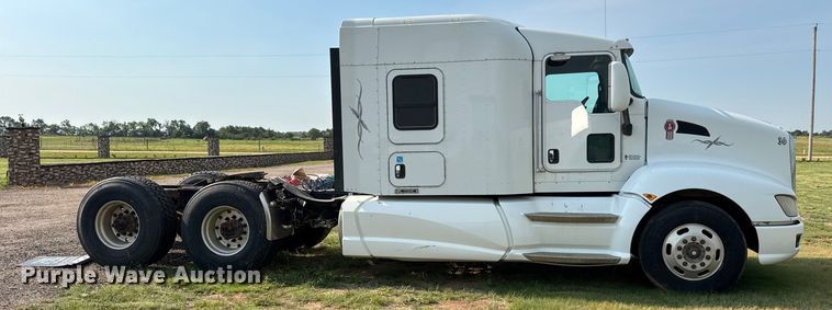 image for item EM8073 2012 Kenworth T660 semi truck