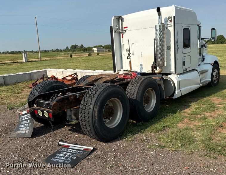 image for item EM8073 2012 Kenworth T660 semi truck