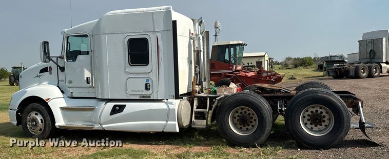 image for item EM8073 2012 Kenworth T660 semi truck