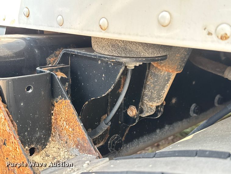 image for item EM8073 2012 Kenworth T660 semi truck