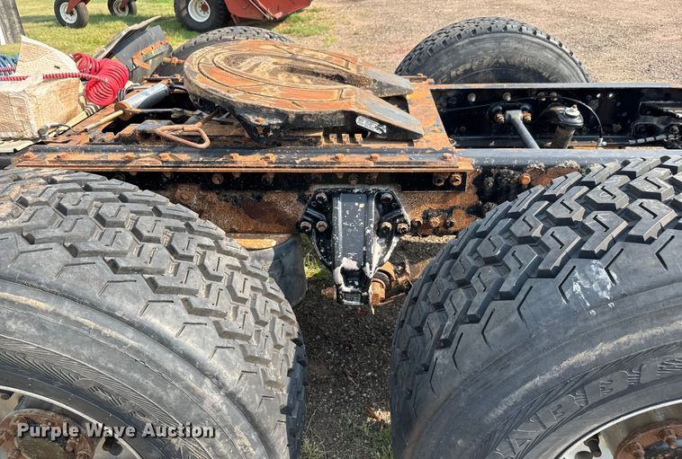 image for item EM8073 2012 Kenworth T660 semi truck