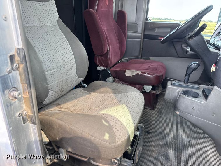 image for item EM8073 2012 Kenworth T660 semi truck