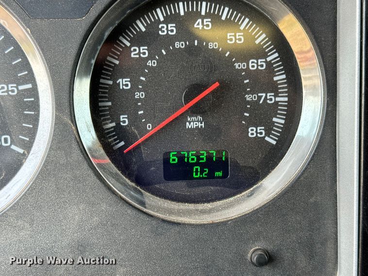 image for item EM8073 2012 Kenworth T660 semi truck