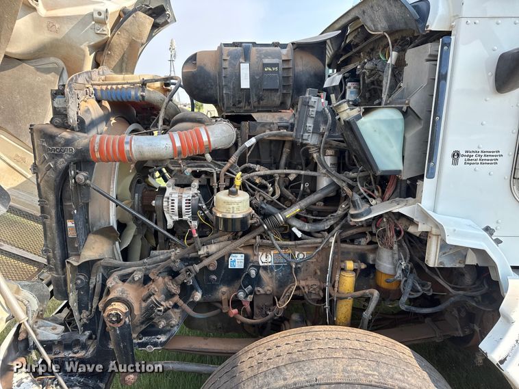 image for item EM8073 2012 Kenworth T660 semi truck