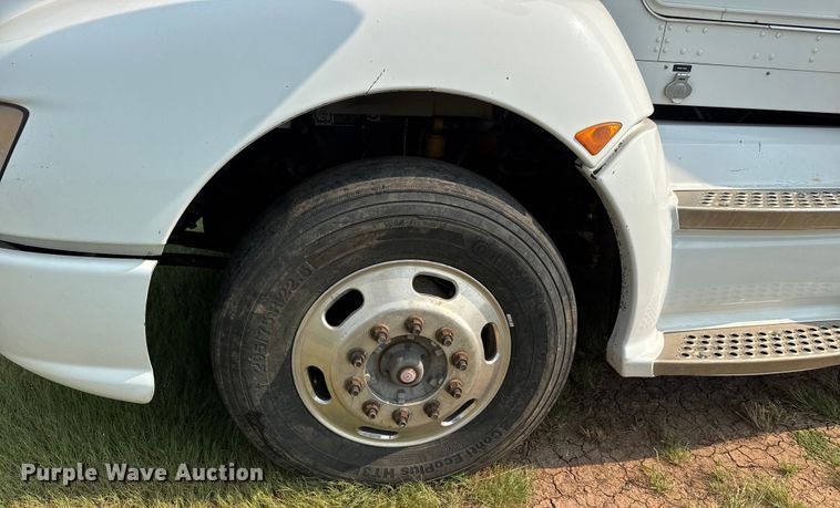 image for item EM8073 2012 Kenworth T660 semi truck