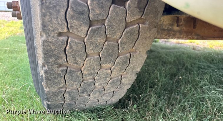 image for item EM8073 2012 Kenworth T660 semi truck