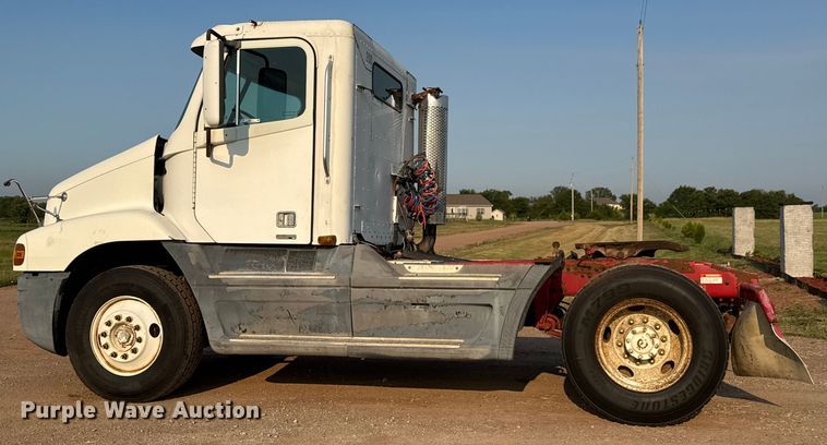 image for item EM8074 2000 Freightliner FL112 Columbia Century Class semi truck