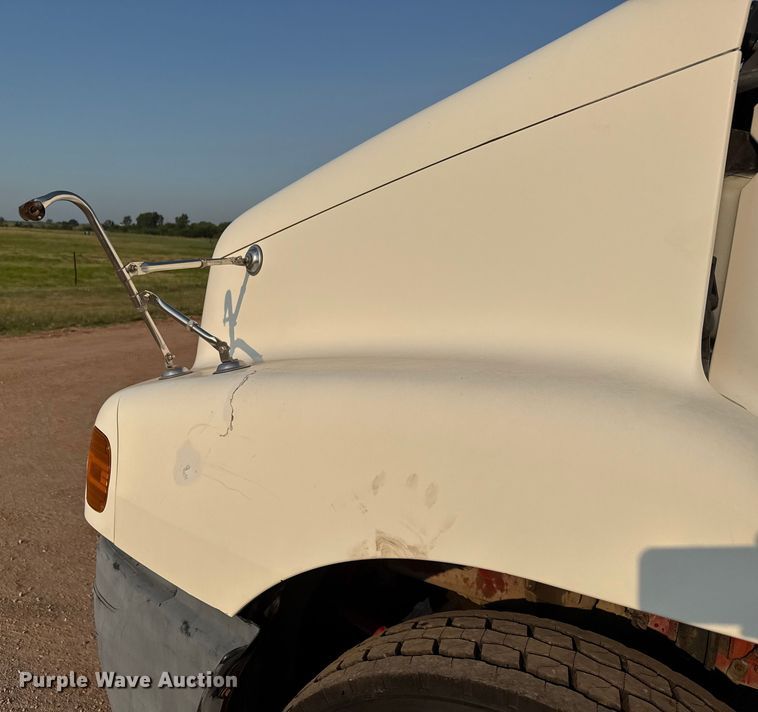 image for item EM8074 2000 Freightliner FL112 Columbia Century Class semi truck