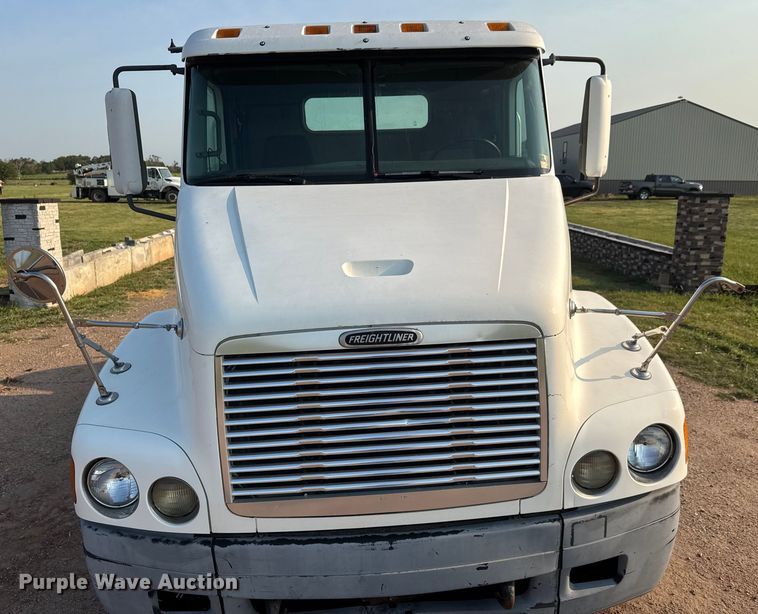 image for item EM8074 2000 Freightliner FL112 Columbia Century Class semi truck