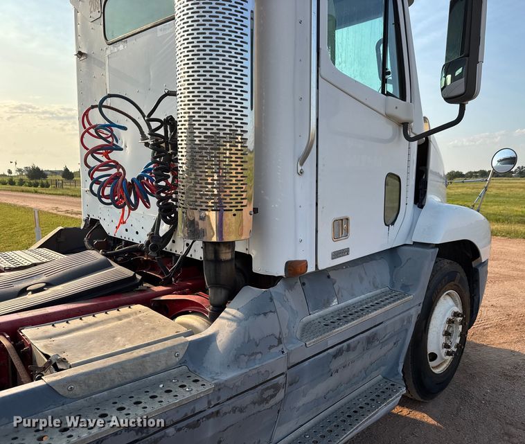 image for item EM8074 2000 Freightliner FL112 Columbia Century Class semi truck