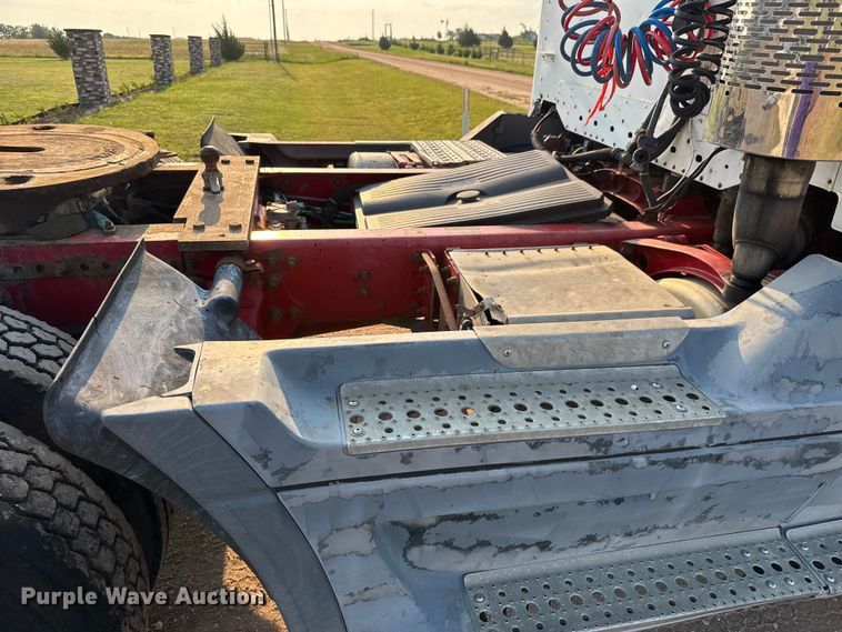 image for item EM8074 2000 Freightliner FL112 Columbia Century Class semi truck