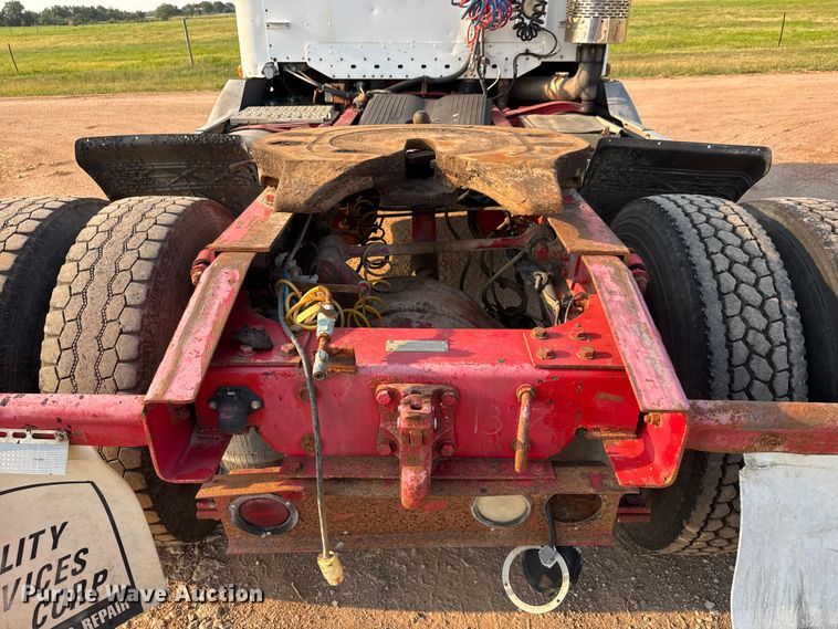 image for item EM8074 2000 Freightliner FL112 Columbia Century Class semi truck