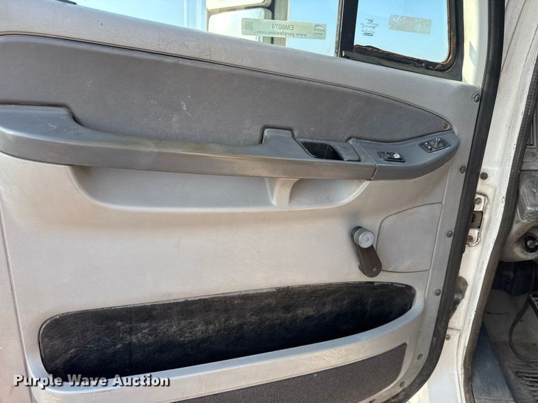 image for item EM8074 2000 Freightliner FL112 Columbia Century Class semi truck