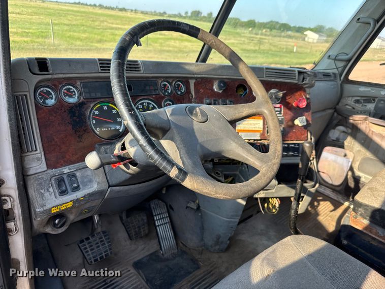 image for item EM8074 2000 Freightliner FL112 Columbia Century Class semi truck